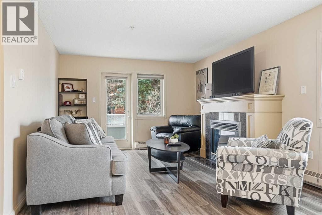 212, 790 Kingsmere Crescent SW