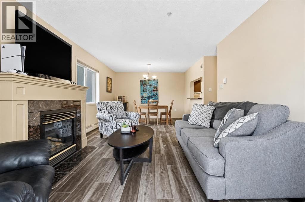 212, 790 Kingsmere Crescent SW — photo 3
