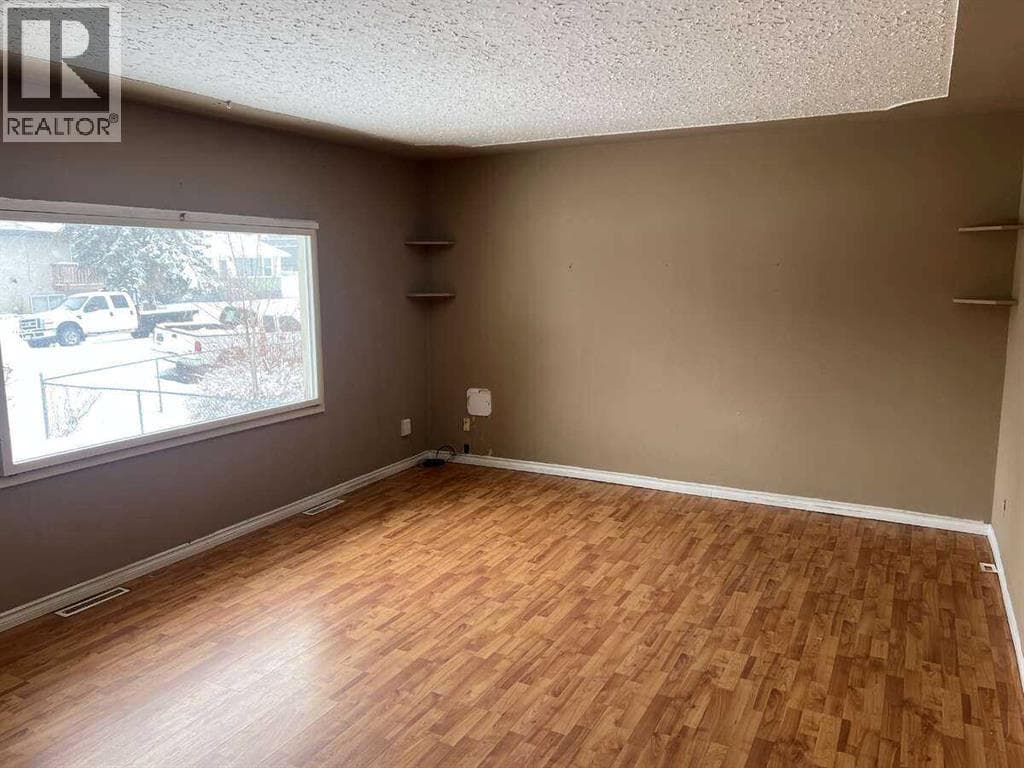 1824 41 Street SE — photo 5