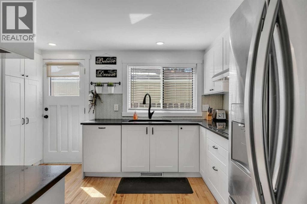 12 Oakvale Place SW photo 12
