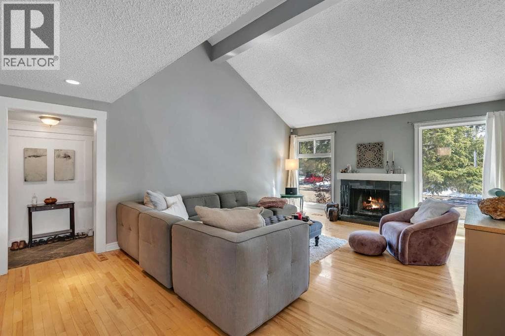 12 Oakvale Place SW photo 3