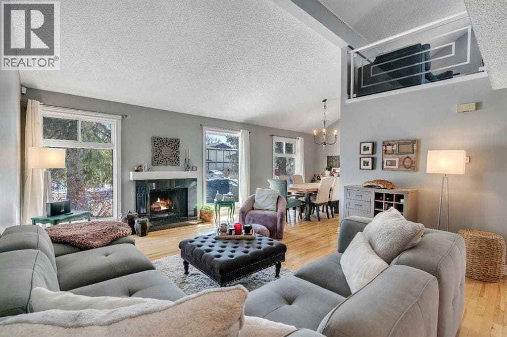 12 Oakvale Place SW photo 2