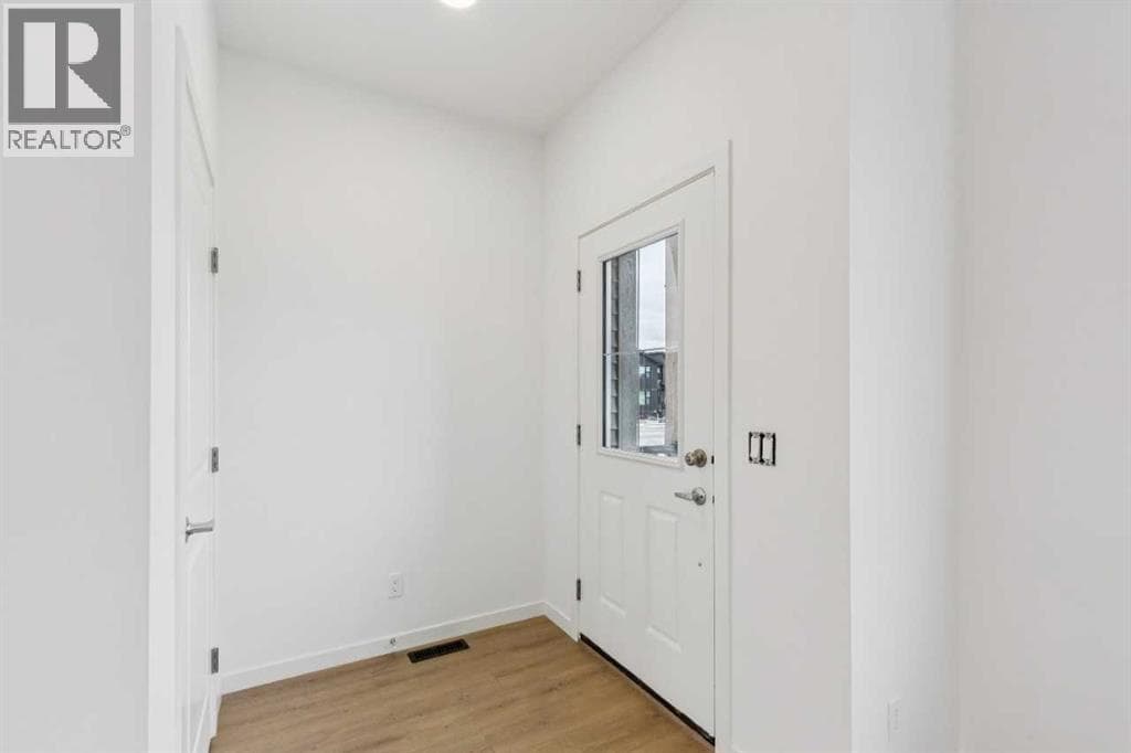 19 Emberside Park — photo 4