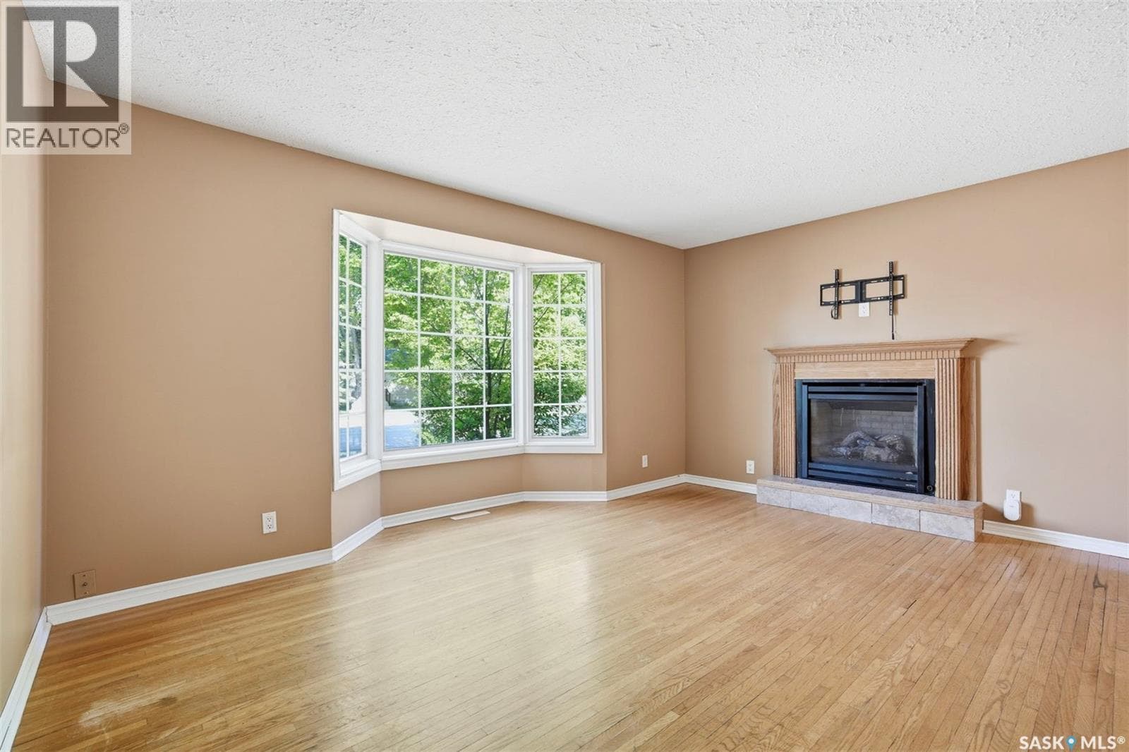 2019 Louise AVENUE — photo 4
