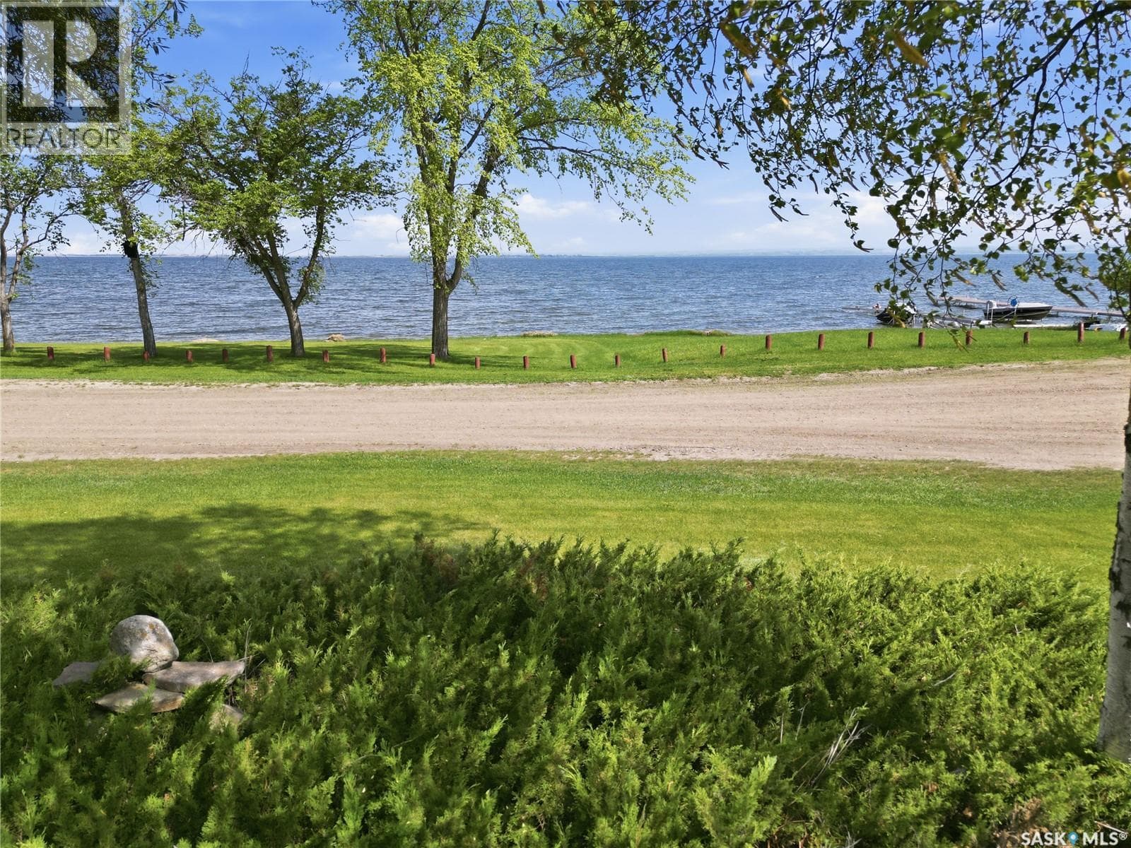 640 Beach AVENUE — photo 5
