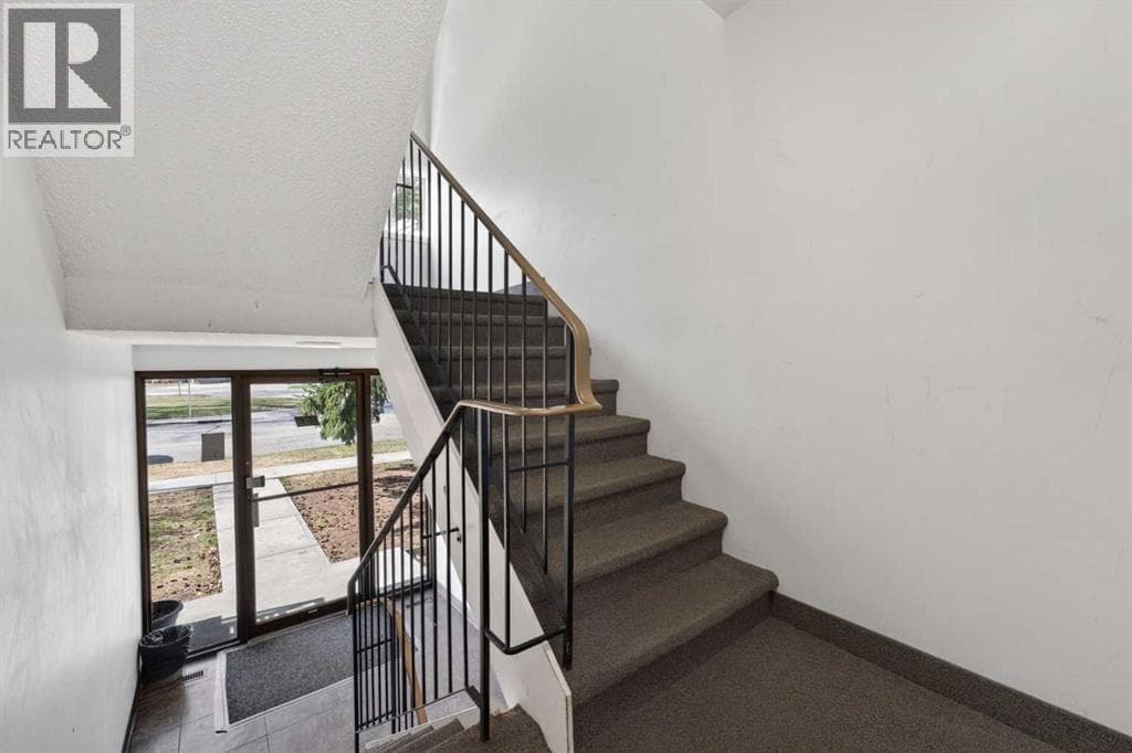 934 5A Street NW — photo 2