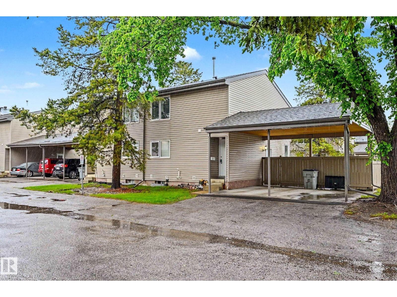 15 AKINSDALE GD — photo 2