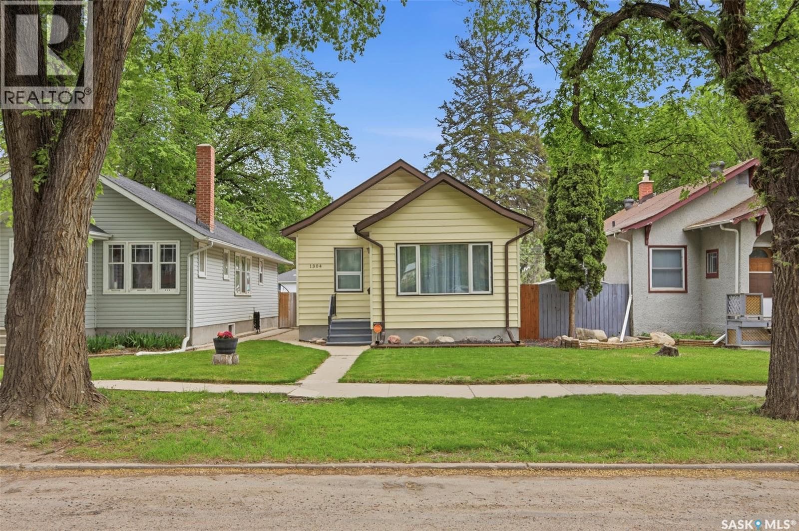 1304 C AVENUE N — photo 2