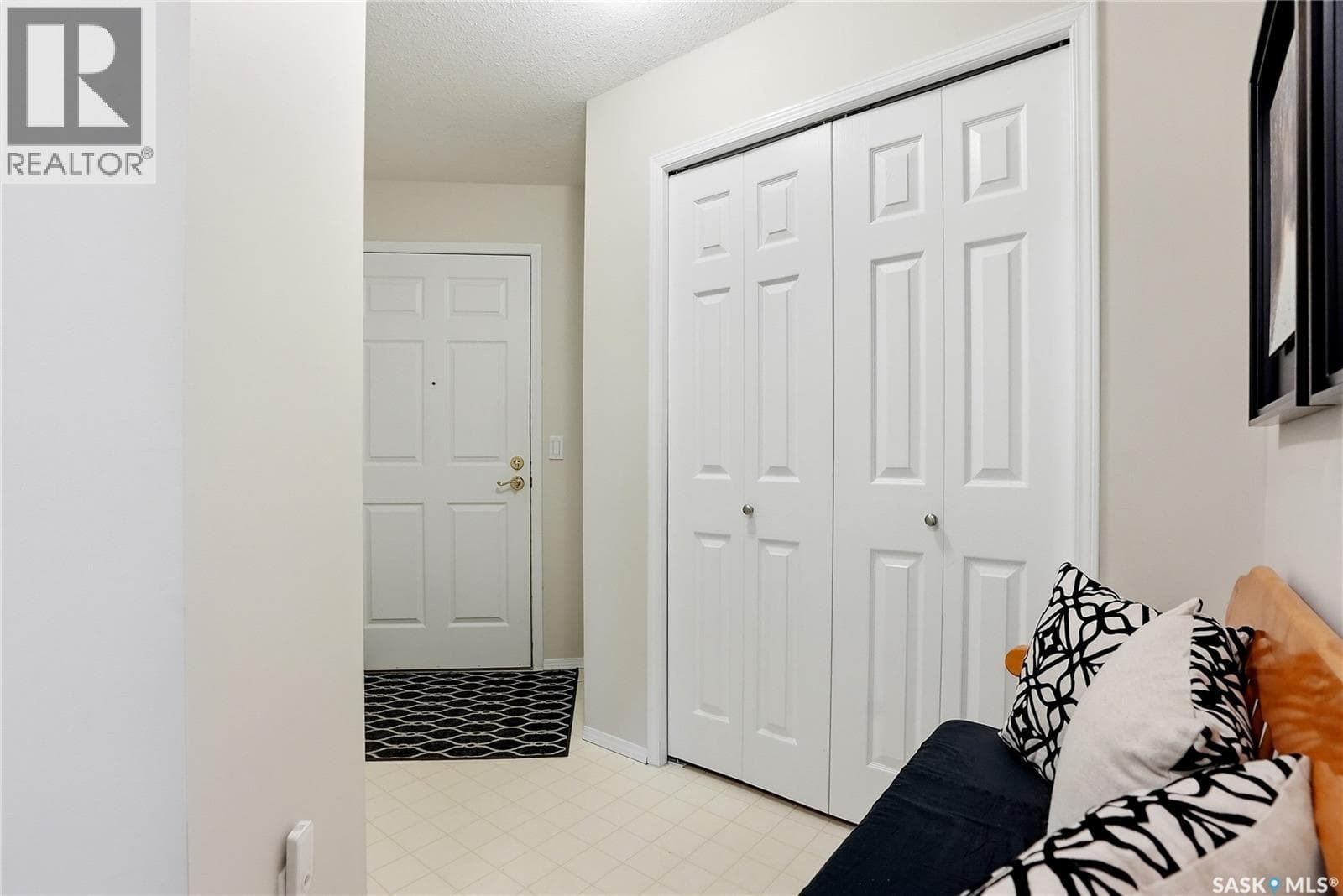 210 1735 Mckercher DRIVE — photo 3