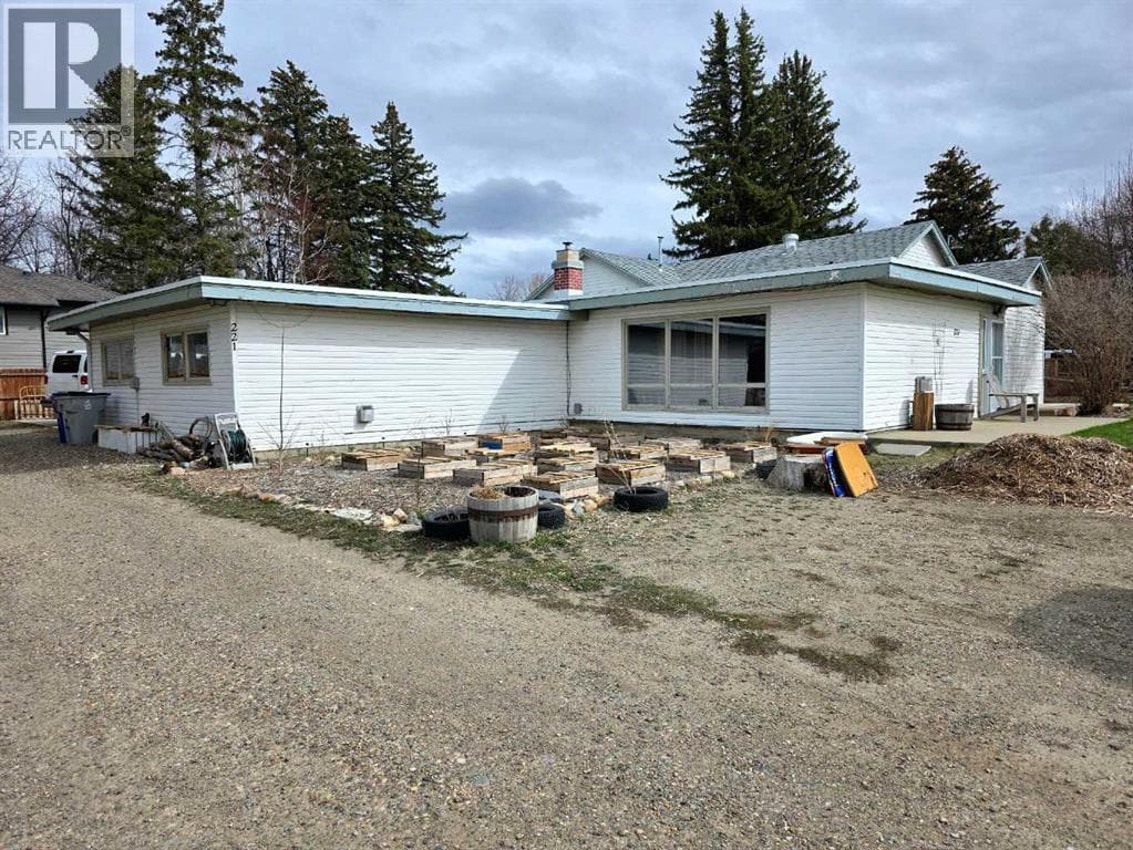 221 Heritage Road