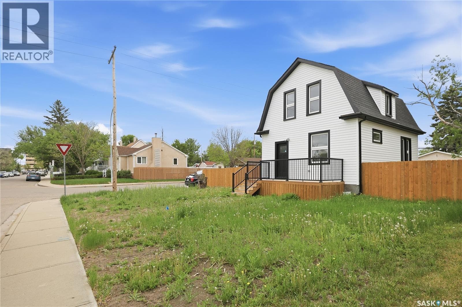 1376 KING STREET — photo 2