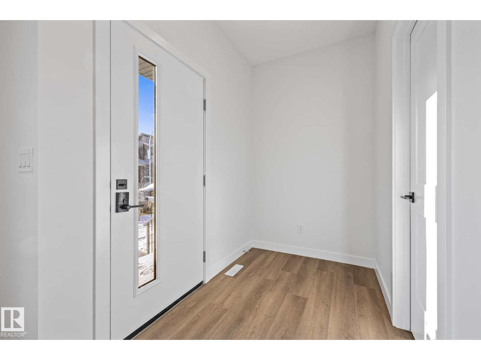 206 STARLING WY — photo 2