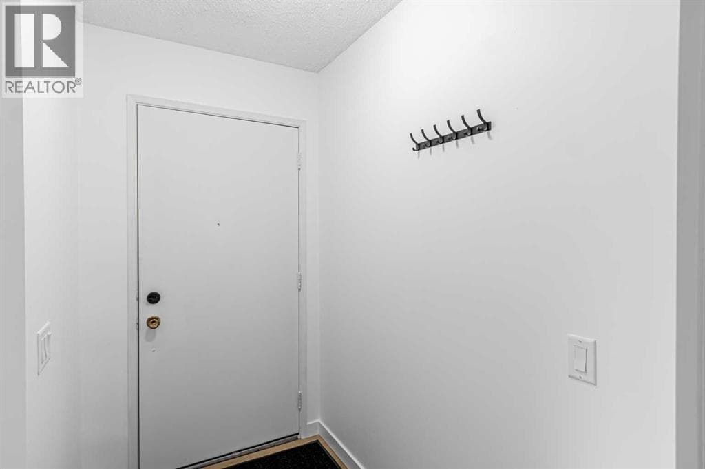 111 Lynnview Way SE — photo 4