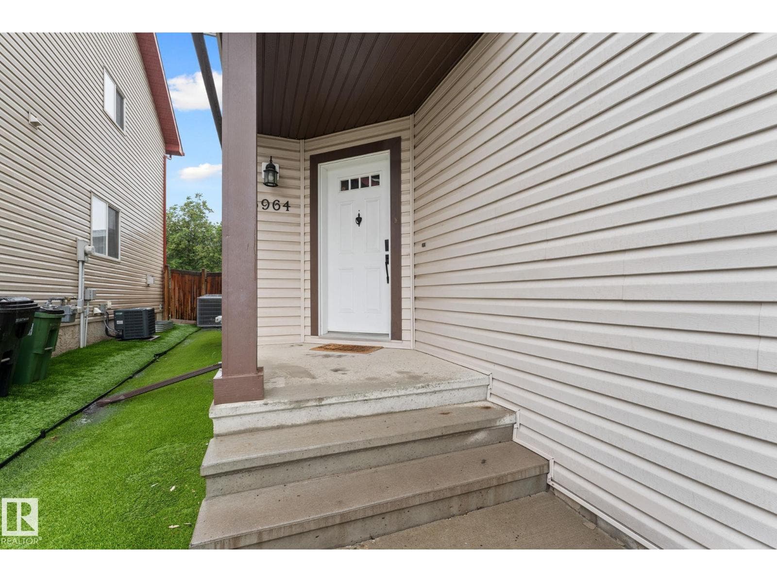 5964 164 AV NW — photo 3