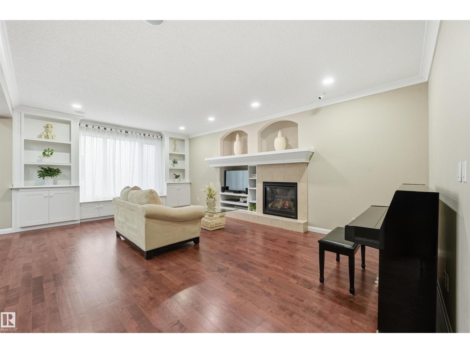 478 AINSLIE CR SW — photo 5