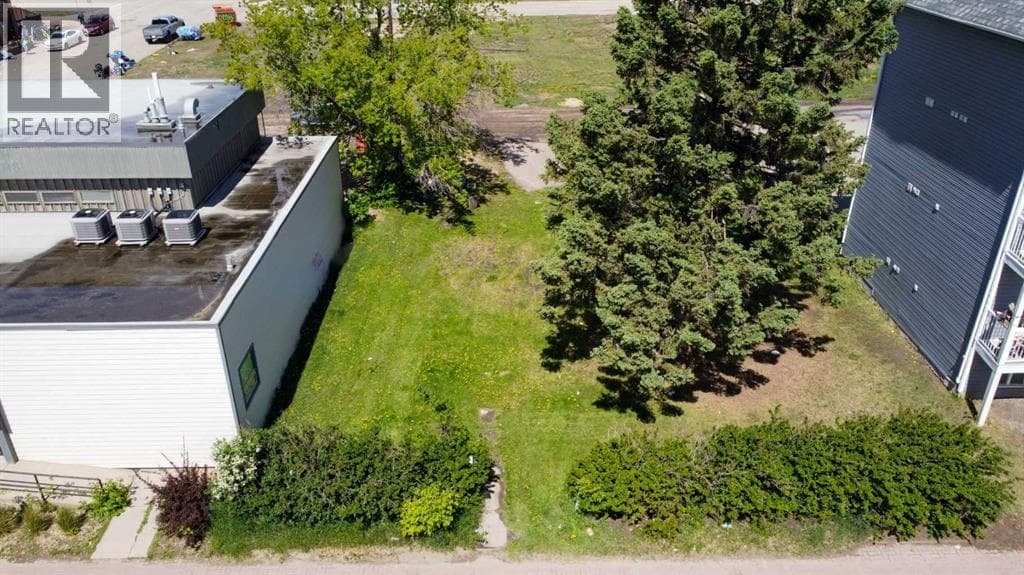 9716 100 Avenue — photo 5