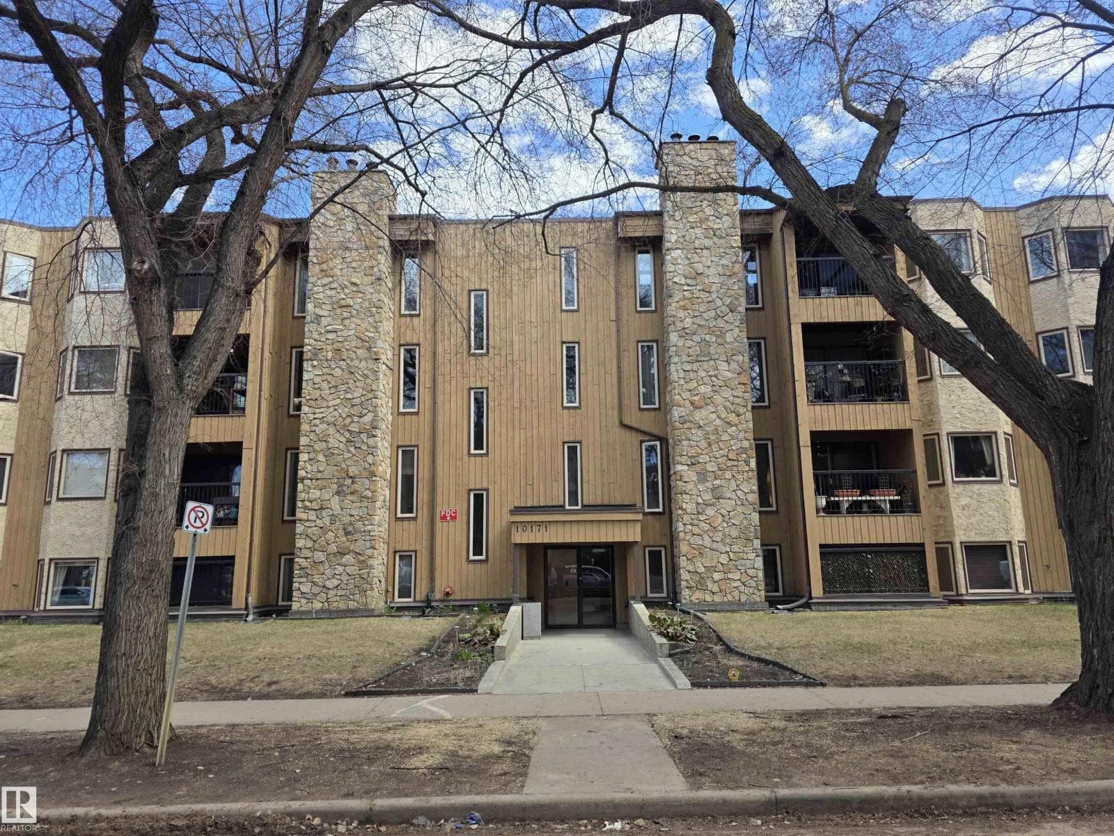 #203 10171 119 ST NW