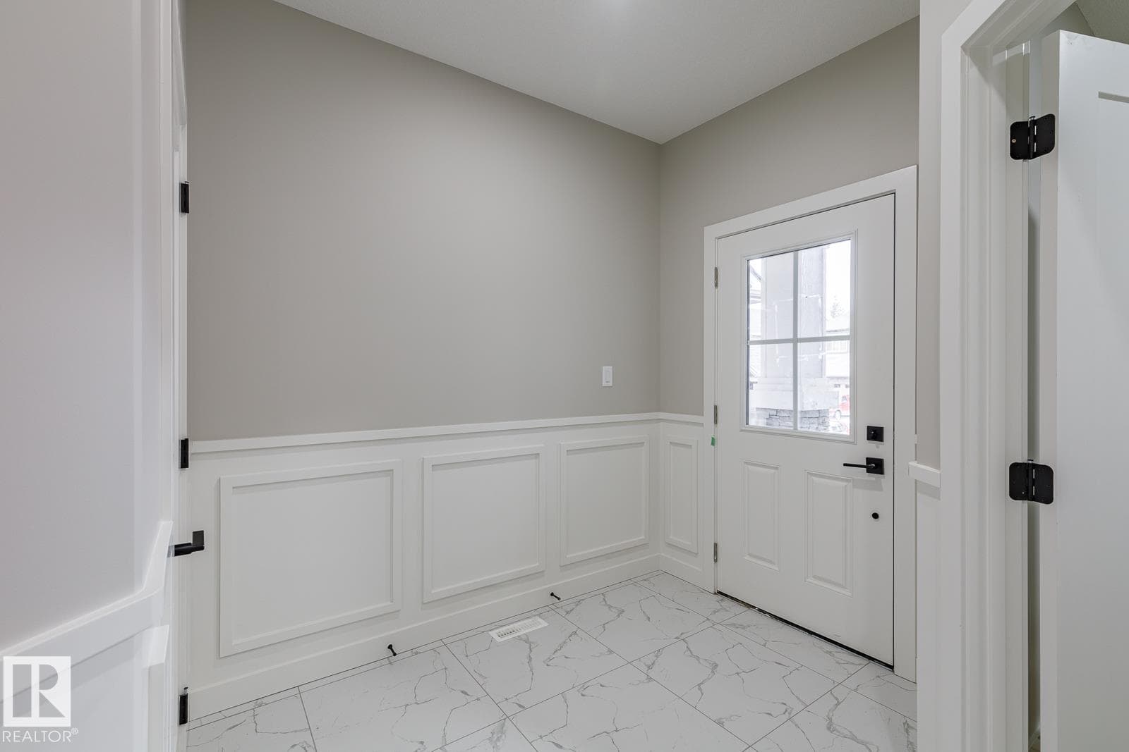 50 Chartres CL — photo 2