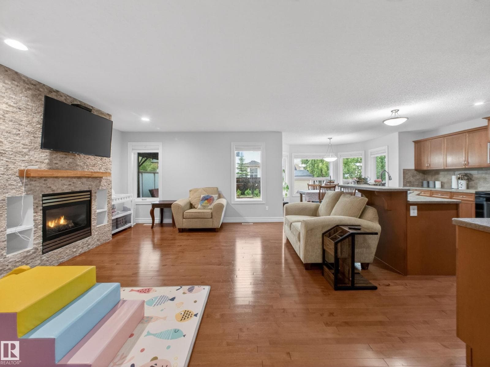 72 FOXBORO RU — photo 4