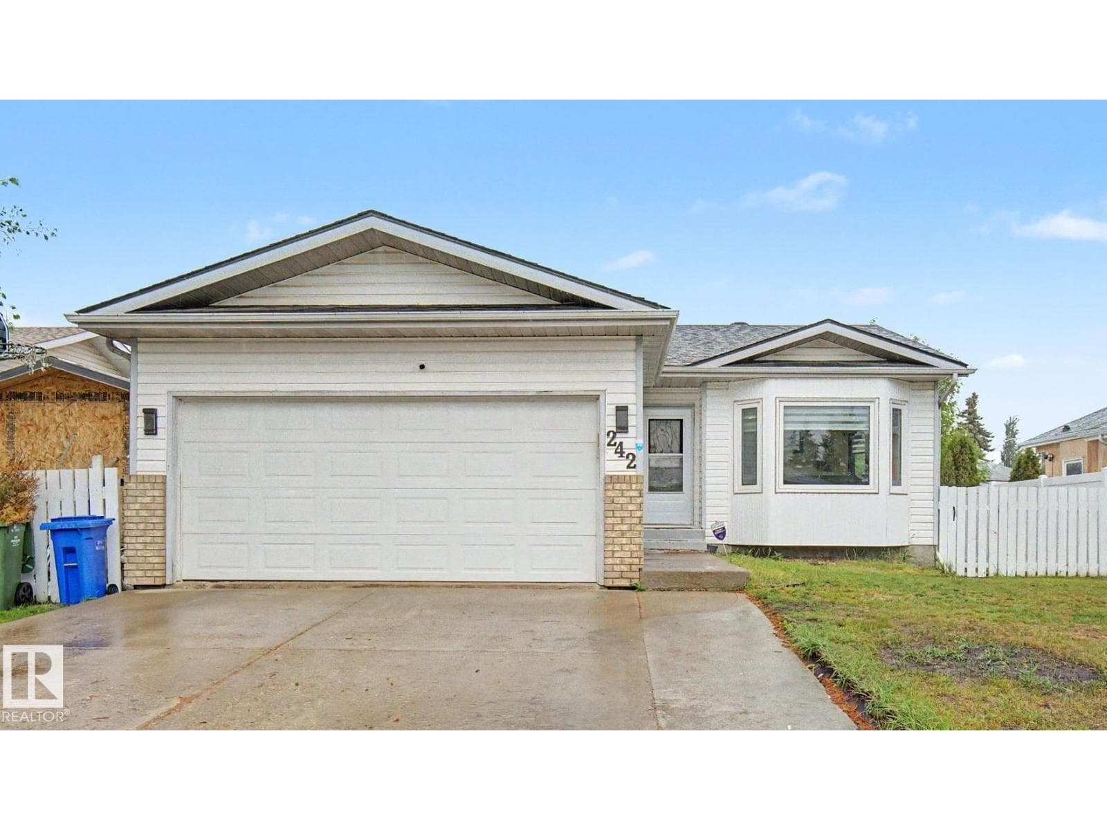 242 NORTHMOUNT DR
