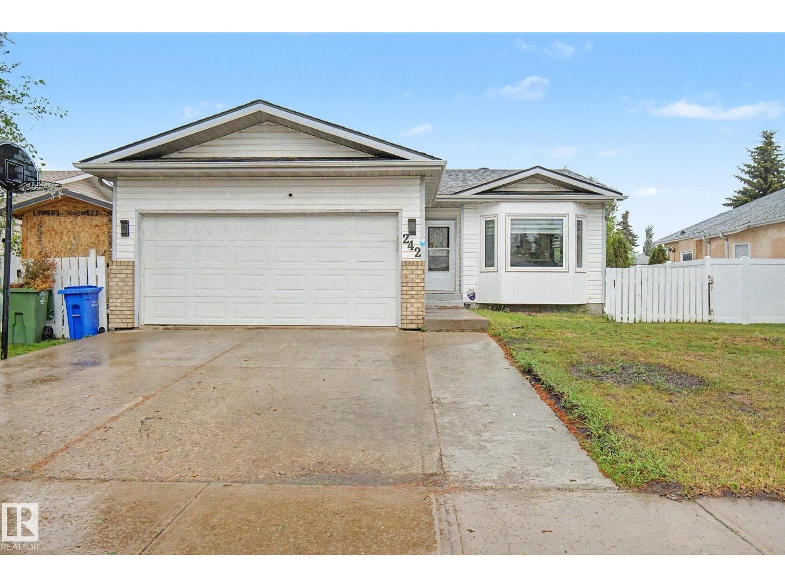 242 NORTHMOUNT DR — photo 2