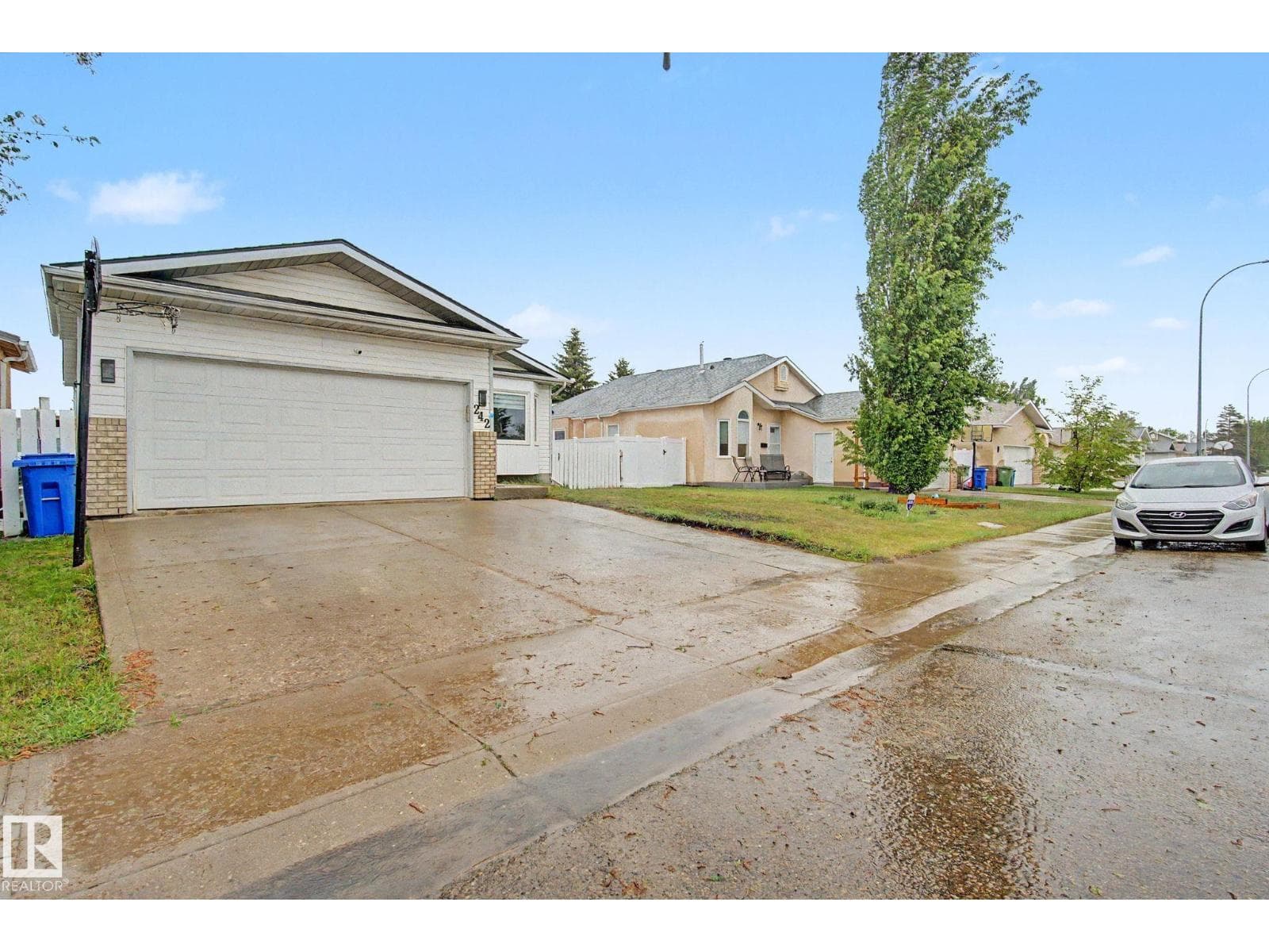 242 NORTHMOUNT DR — photo 4