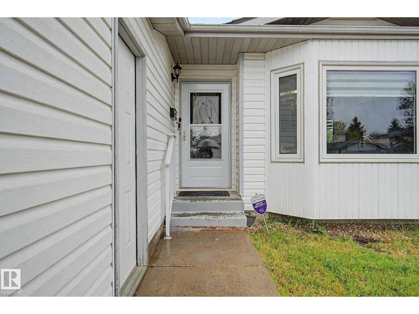 242 NORTHMOUNT DR — photo 5