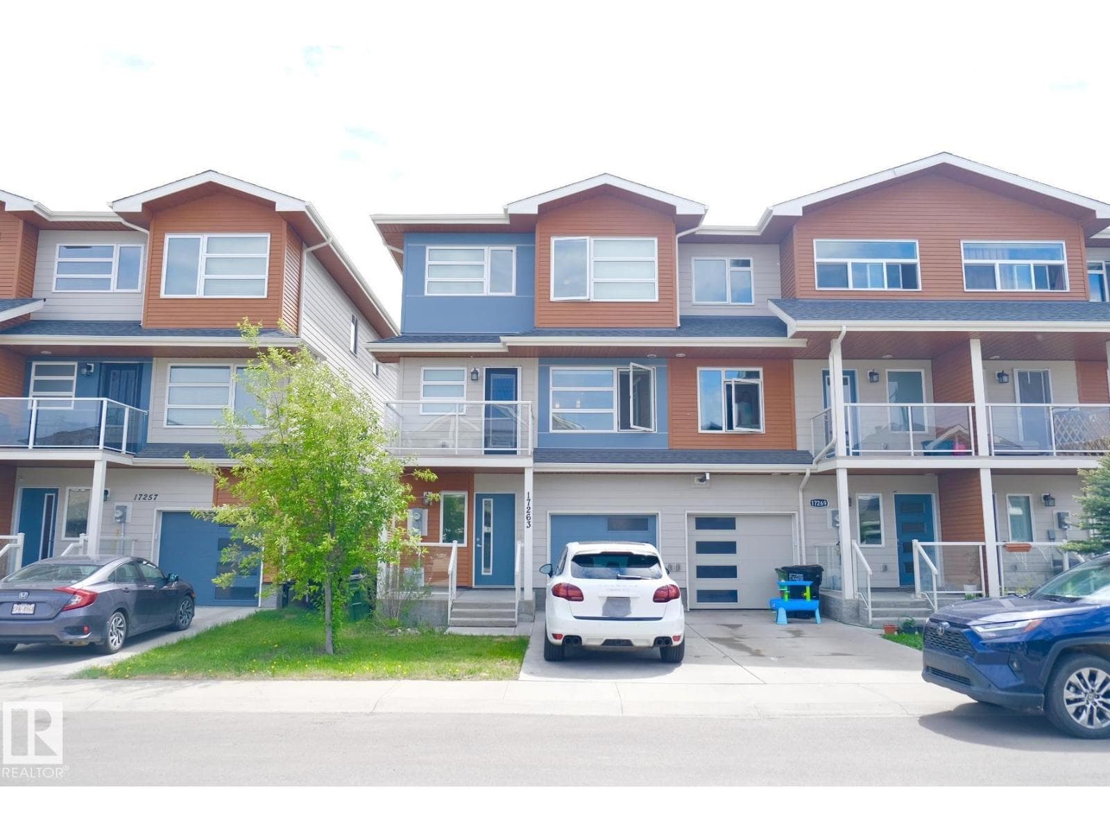 17263 9 AV SW SW
