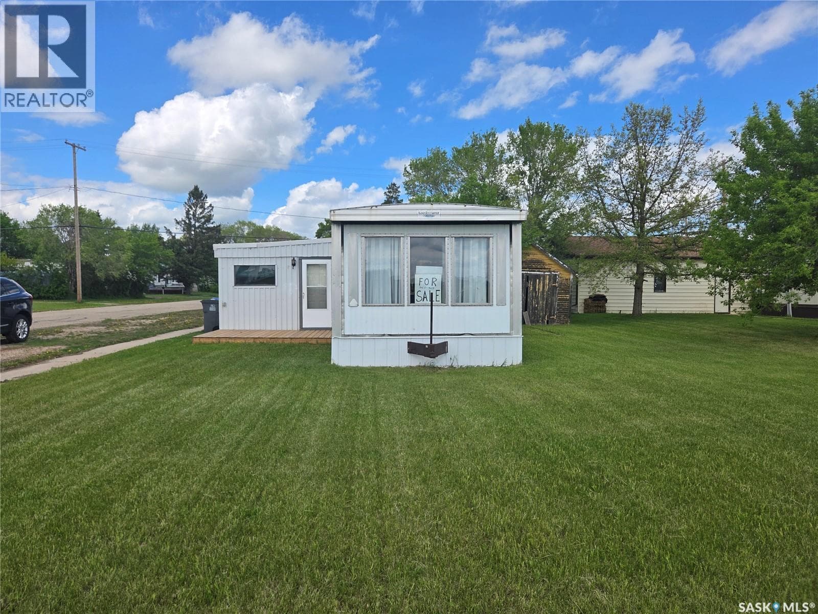 702 Railway AVENUE — photo 4