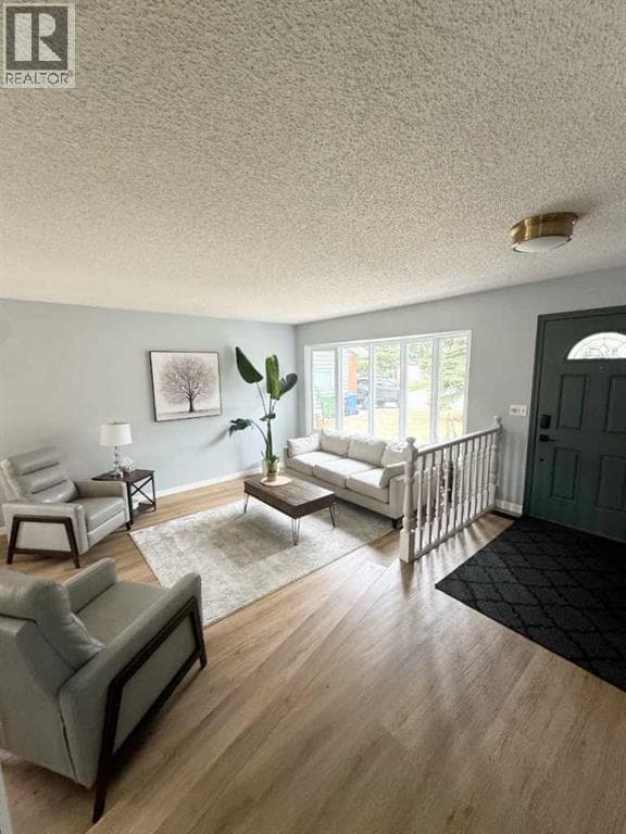 16 Woodfield Court SW — photo 4