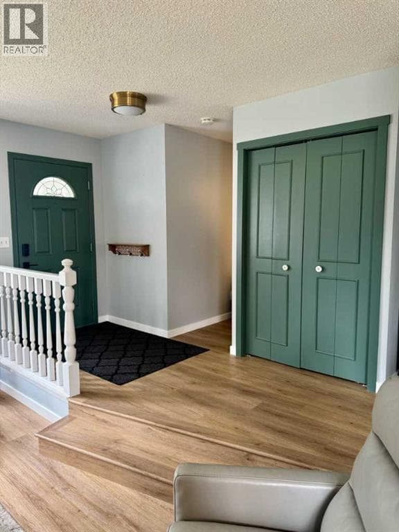 16 Woodfield Court SW — photo 3