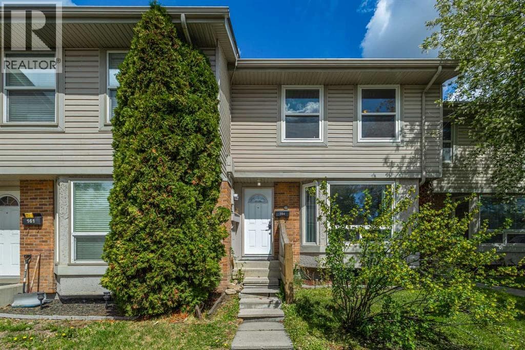 160, 123 Queensland Drive SE