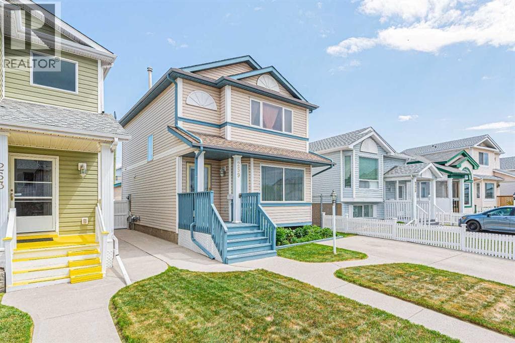 259 Carmel Close NE — photo 2