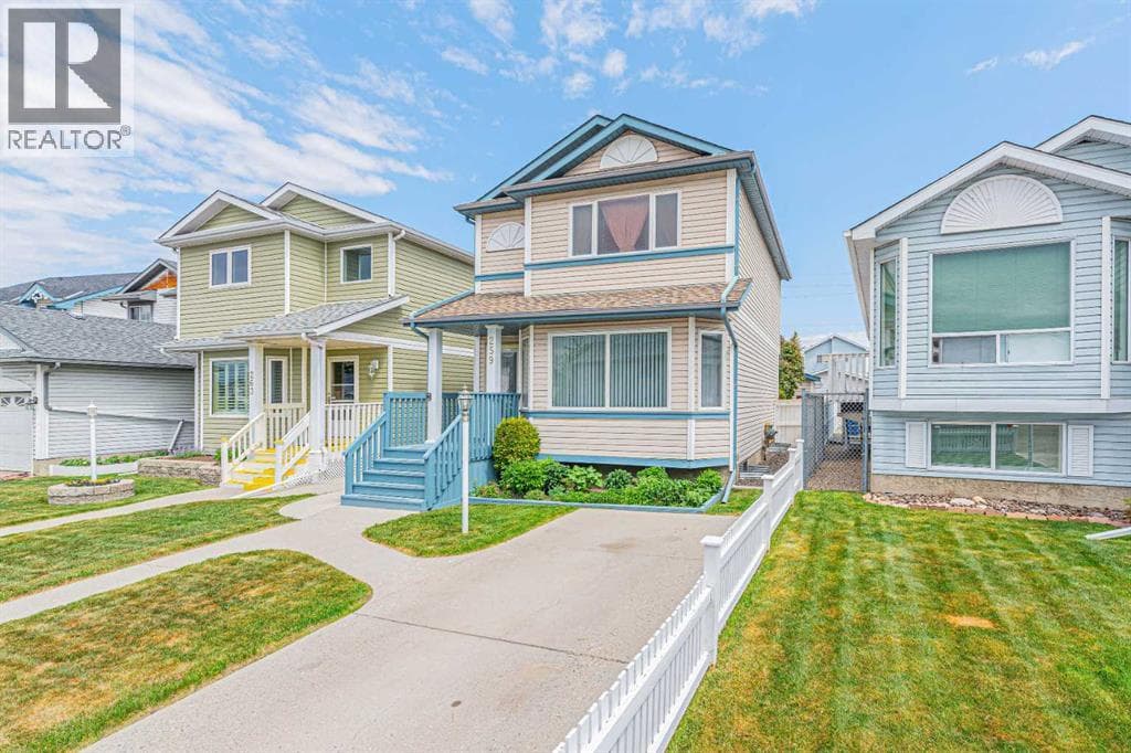 259 Carmel Close NE — photo 3