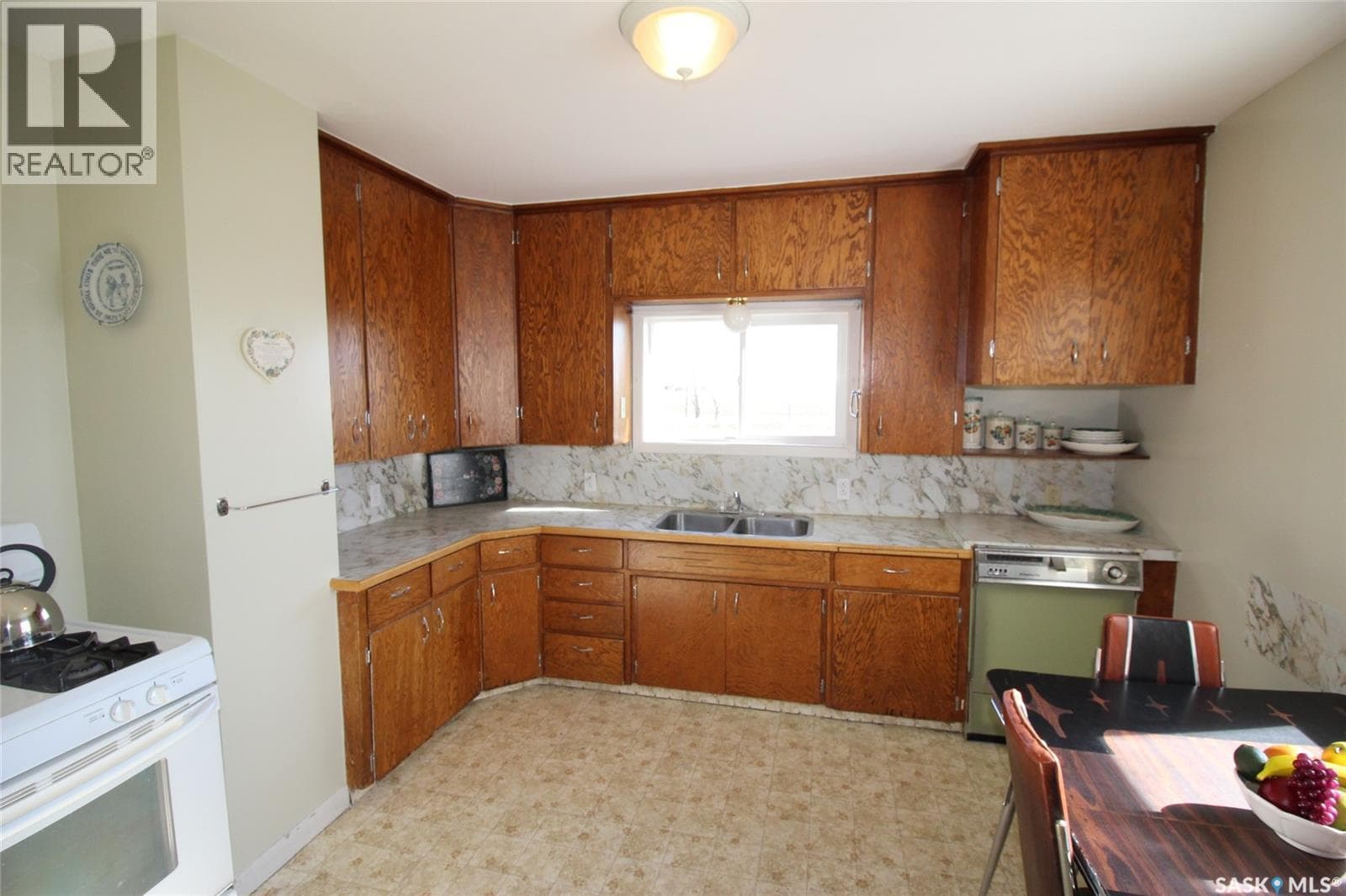 710 Railway AVENUE — photo 5