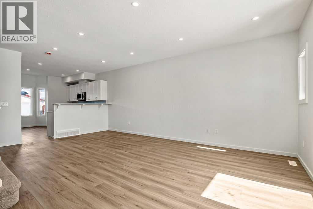 409 Strathcona Circle — photo 2