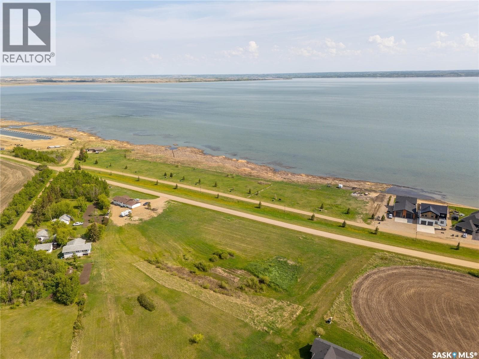 730 Lakeshore DRIVE