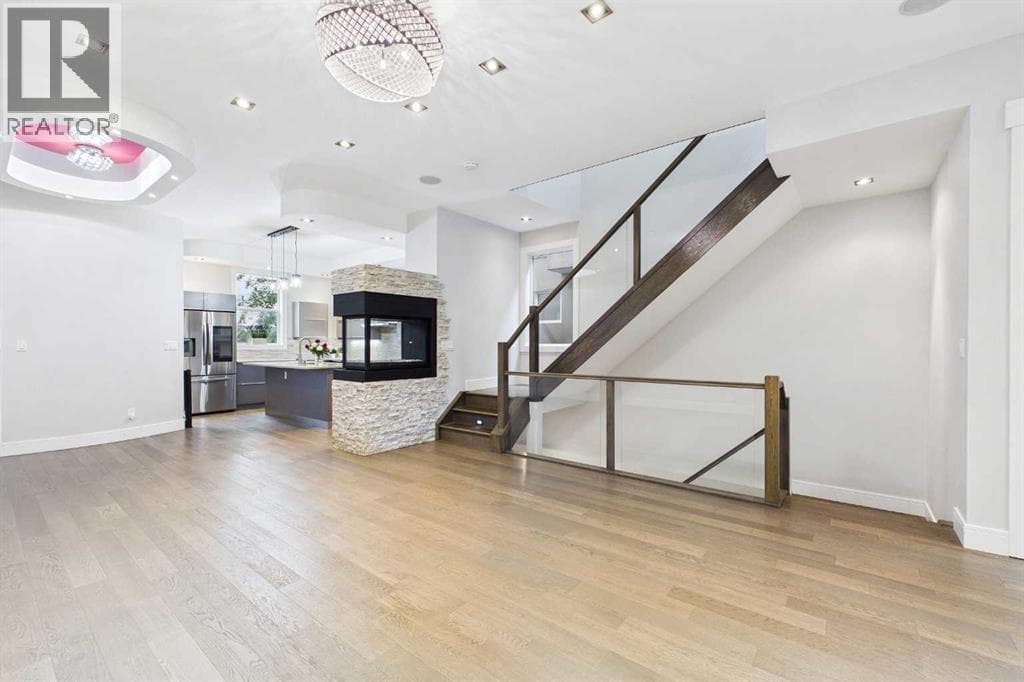 2430 28 Avenue SW photo 10