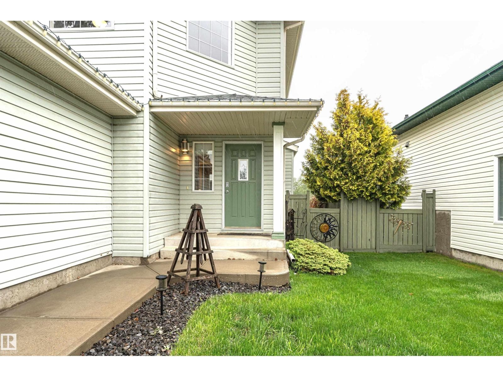 184 Lakeland Dr — photo 2