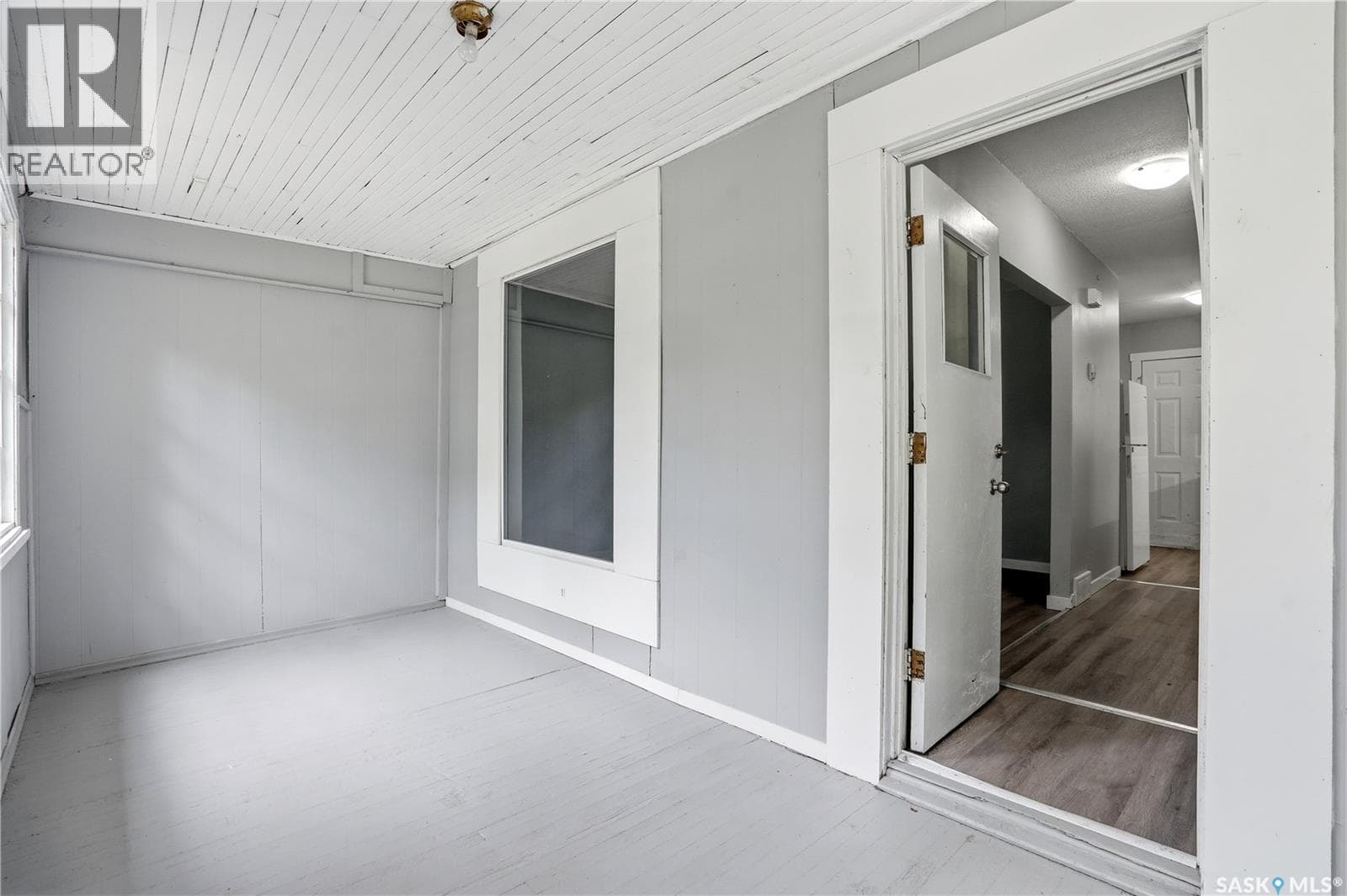 735 Wascana STREET — photo 2