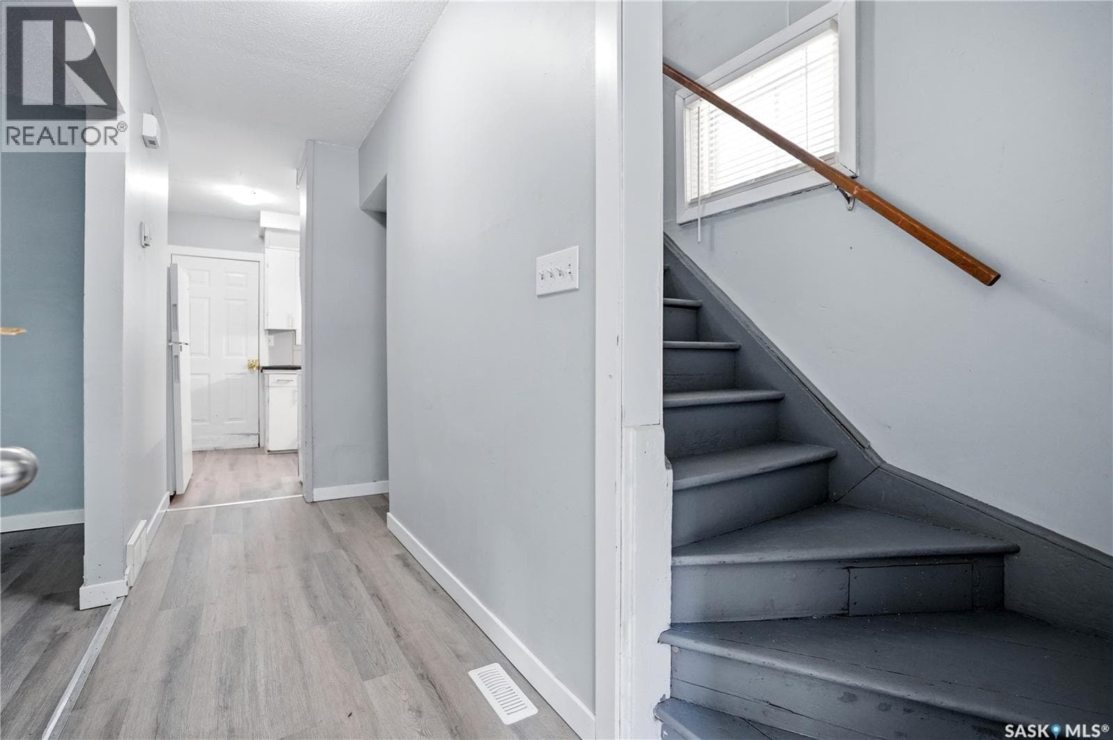 735 Wascana STREET — photo 3