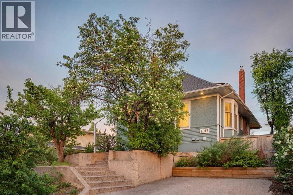 1017 38 Avenue SW — photo 3