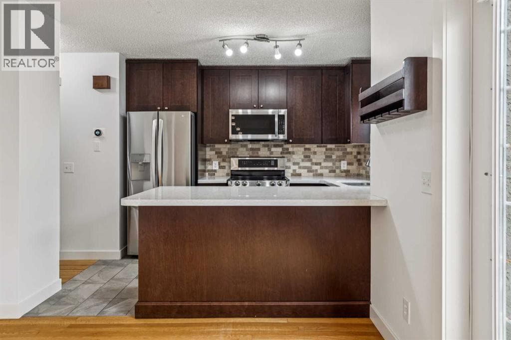 1110 14 Avenue SW — photo 3