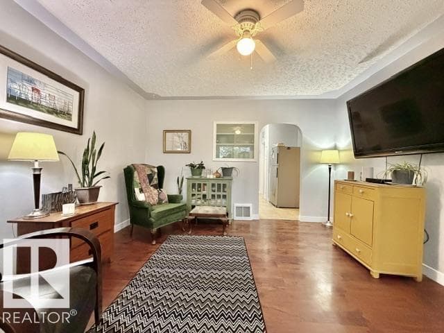5611 51 AV — photo 5