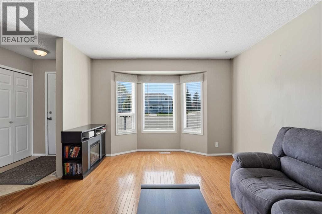 1 Greig Close — photo 5
