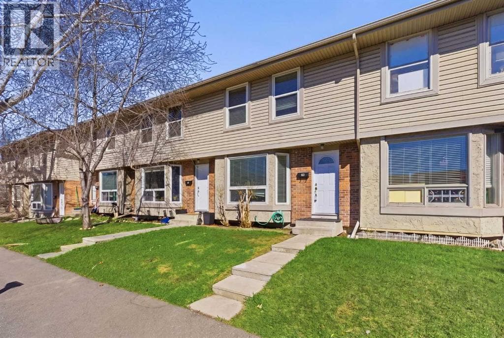 60, 123 Queensland Drive SE — photo 3