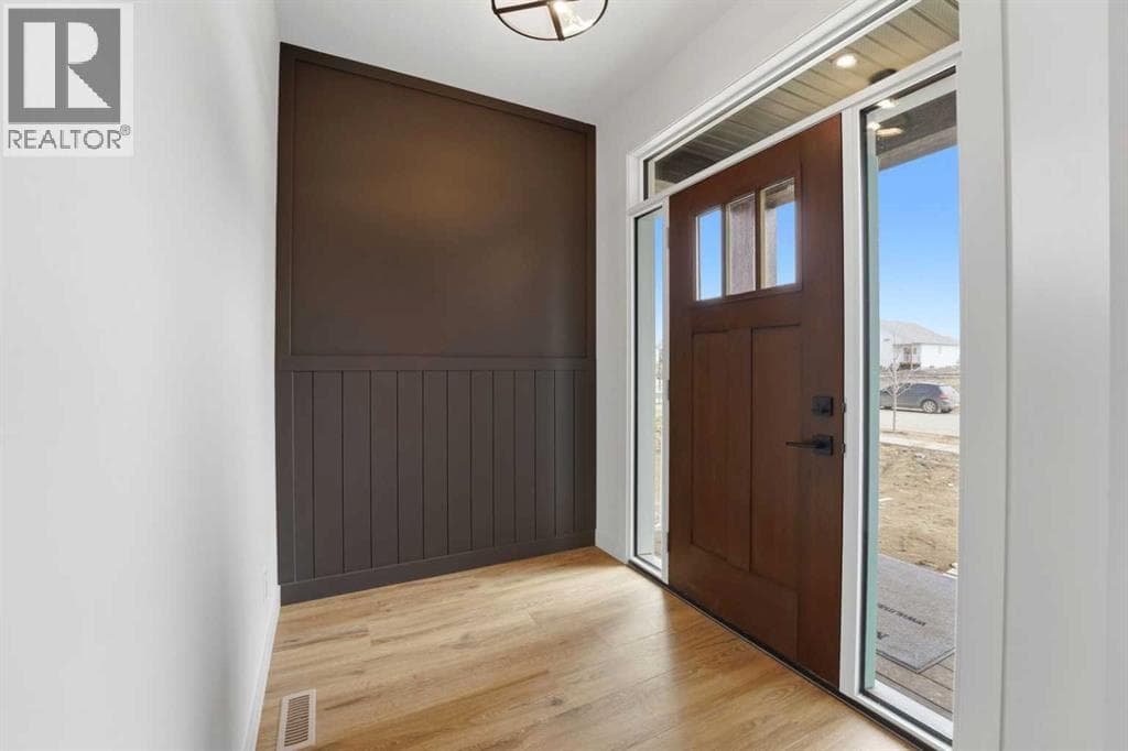 8 Tipping Avenue — photo 2
