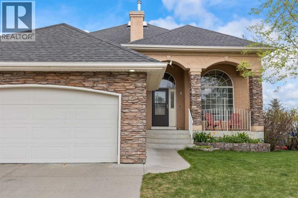 72 Strathlea Place SW — photo 4