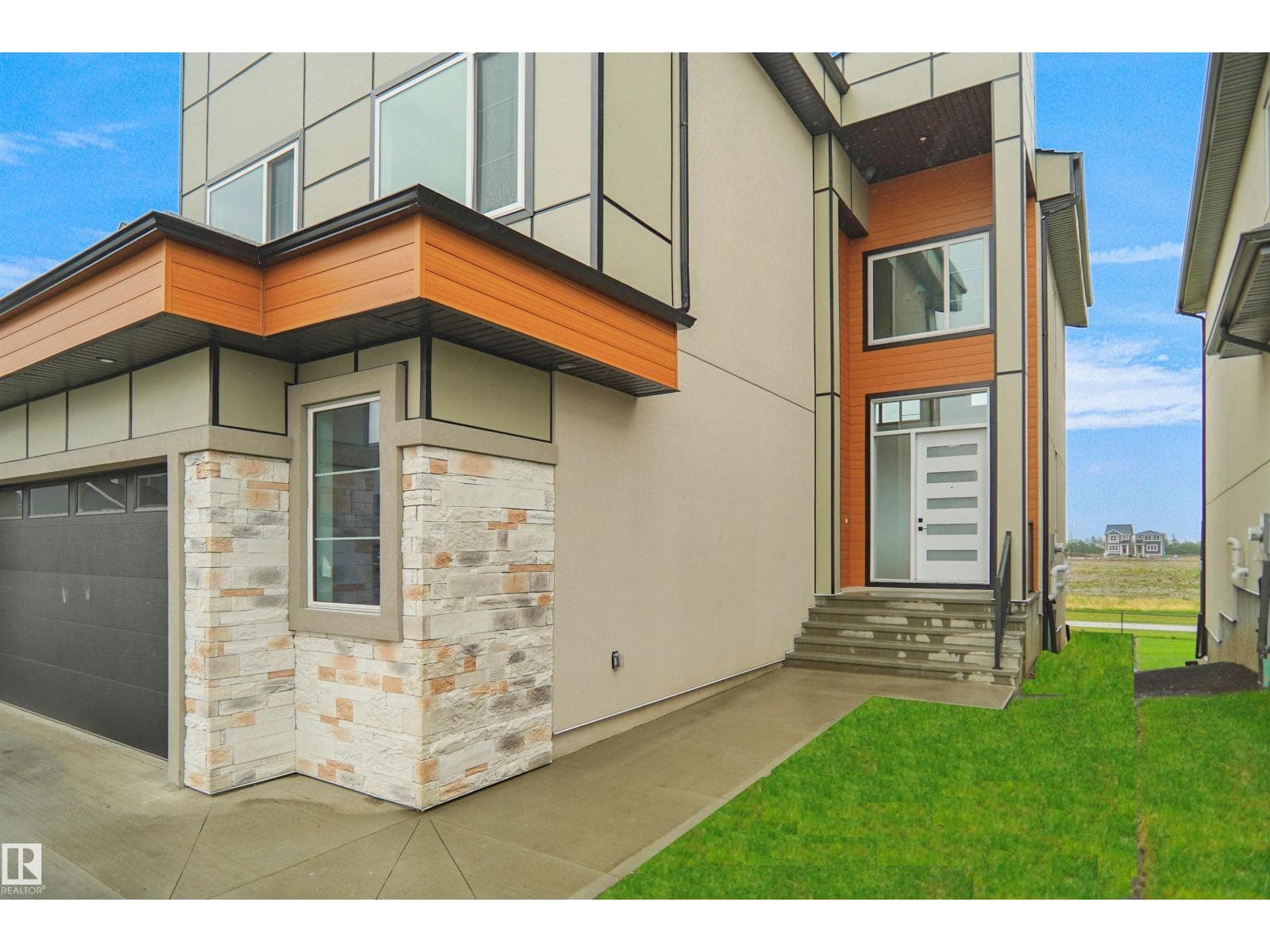 142 EDGEWATER CI — photo 4