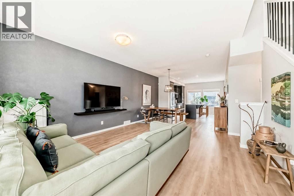 19 Rowley Common NW — photo 5
